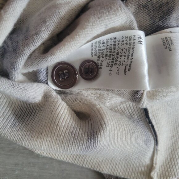 H&M Womens Modern Classic Button-Up Cardigan Black & White Abstract Print Medium - Picture 5 of 5
